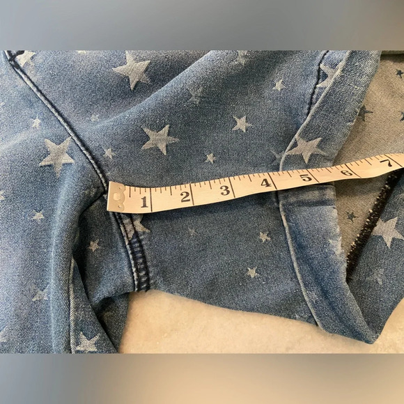NWT Earl Jeans Soft Stretch Denim Star Print Roll Cuff Denim Shorts Size 16 - Picture 8 of 9